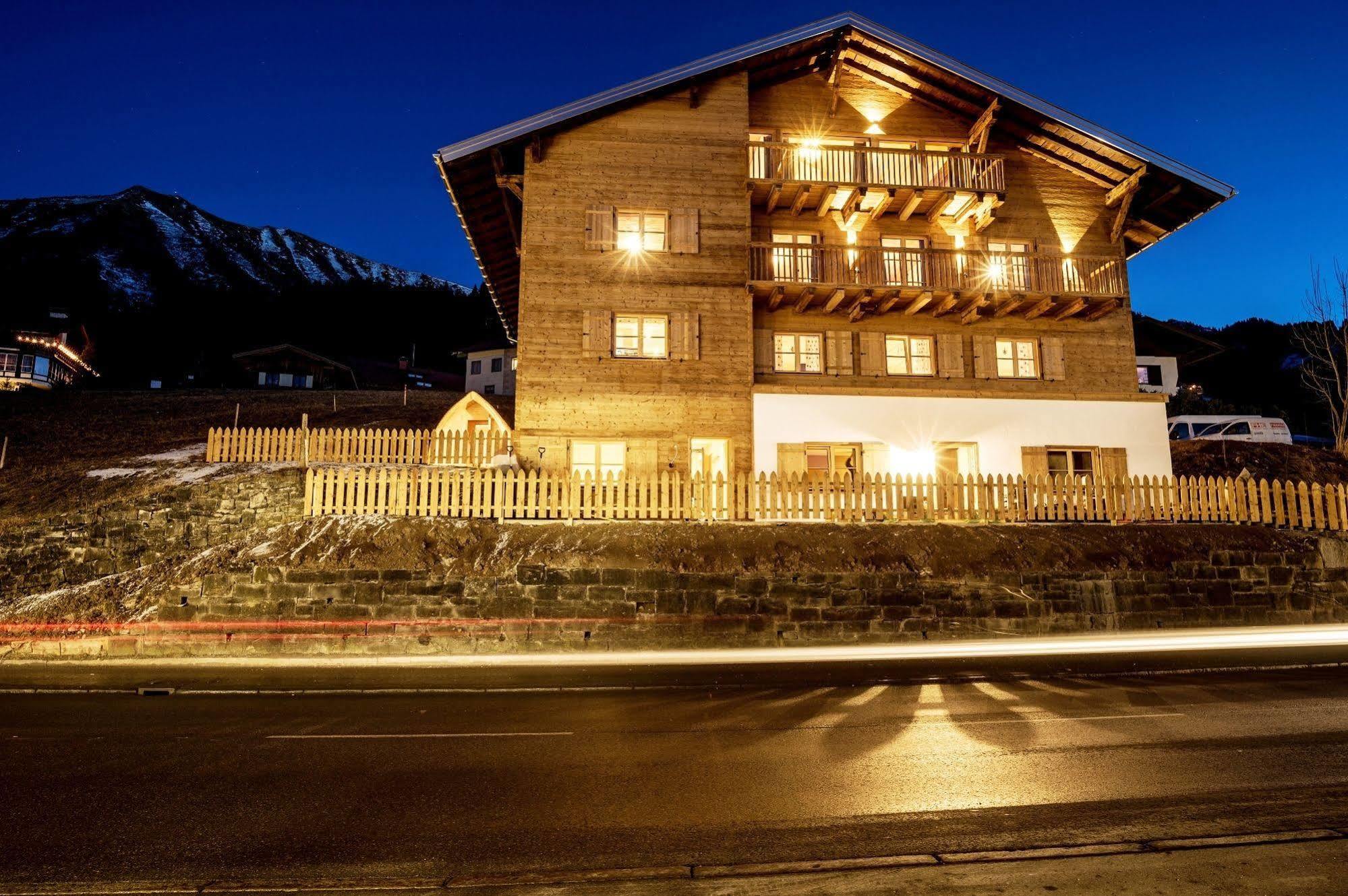 Alpen Select Lodge Kleinwalsertal Riezlern Exterior foto
